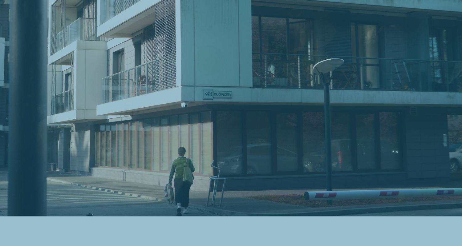 Many leaseholders reach a point where their lease is becoming too short, or where escalating ground rent and service charges make ownership burdensome. Others seek the security of owning the freehold or controlling management of their building. Without expert legal guidance, the risks include: