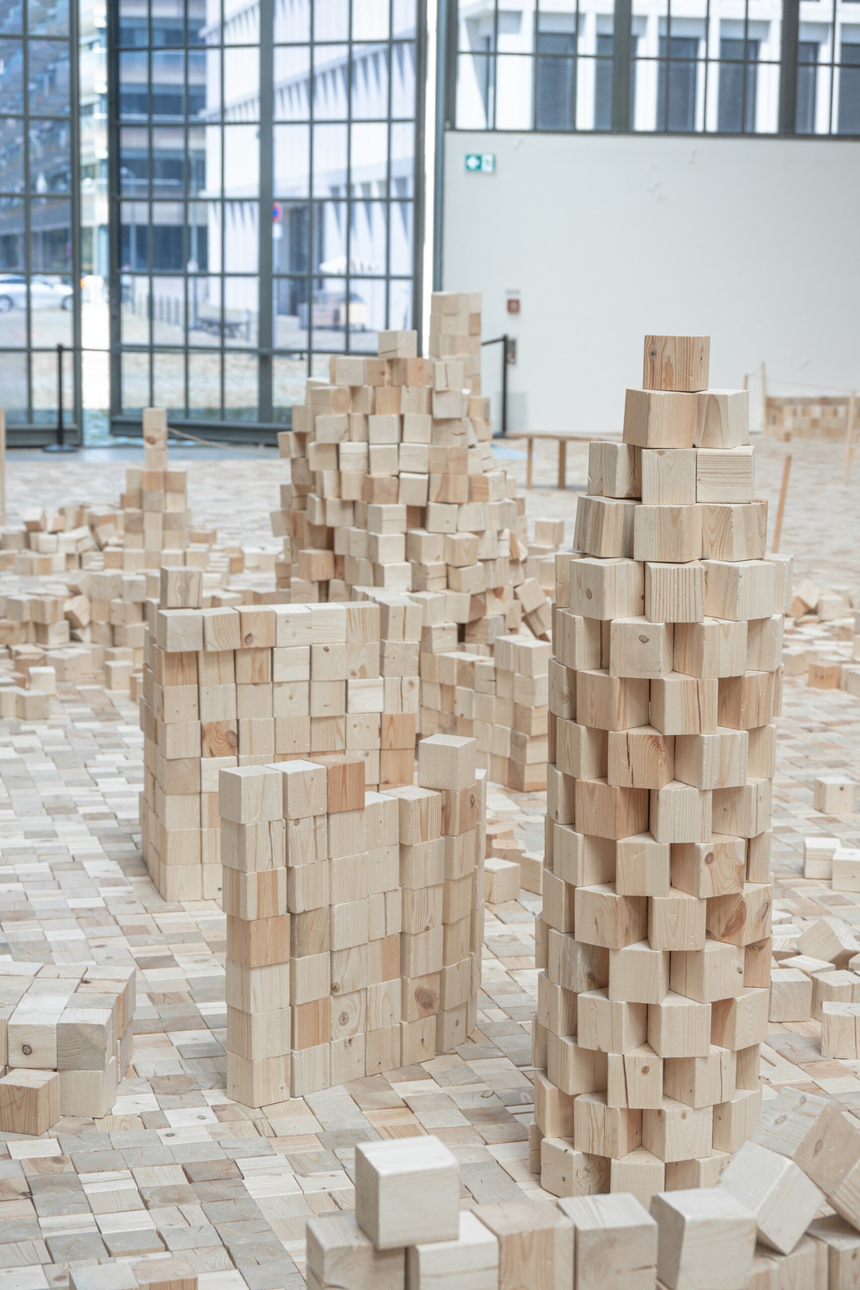 building blocks to represent insolvency (falling apart) and restructuring (rebuilding) within legal dispute resolution